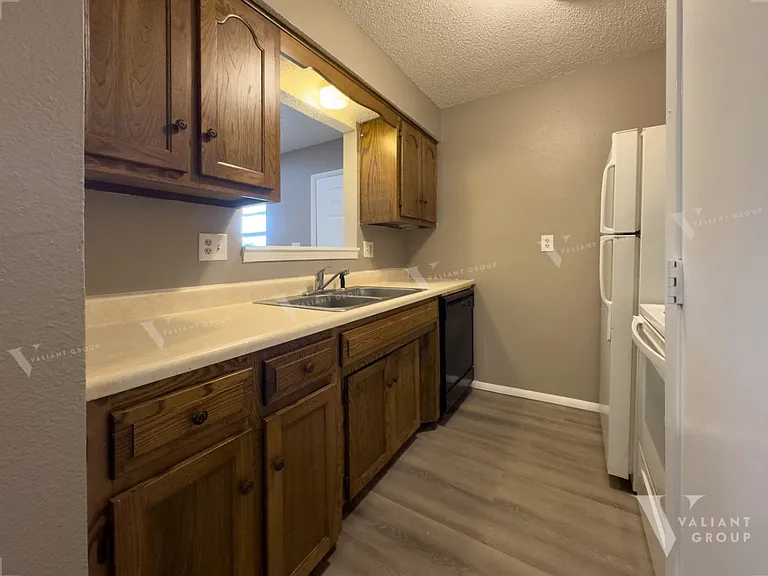 2153 E Cherry St — Photo 11