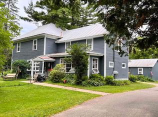 N4440 Oakland Dr, Waupaca, WI 54981