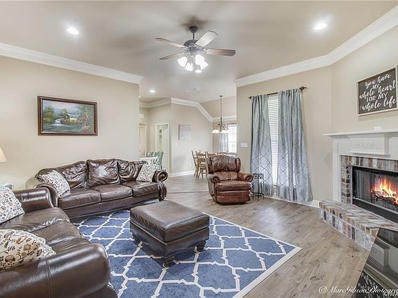 3rd image of 4120 Courtland Way