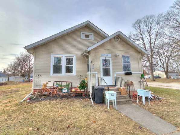 307 1st St NW, Dayton, IA 50530