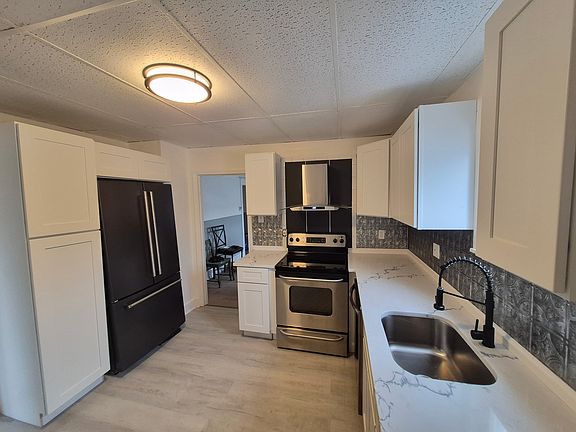 Whole Kitchen with pantry for extra storage