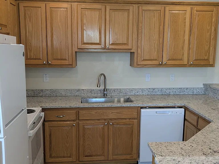102 N Dallas St #200 — Photo 4