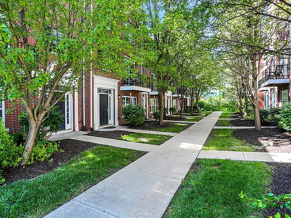 3rd image of 11910 Kelso Dr Unit 2