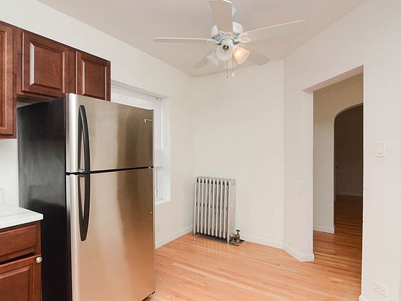 5th image of 4612 N Hermitage Ave APT 3W