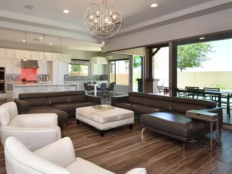 3126 E Cat Balue Dr — Photo 3