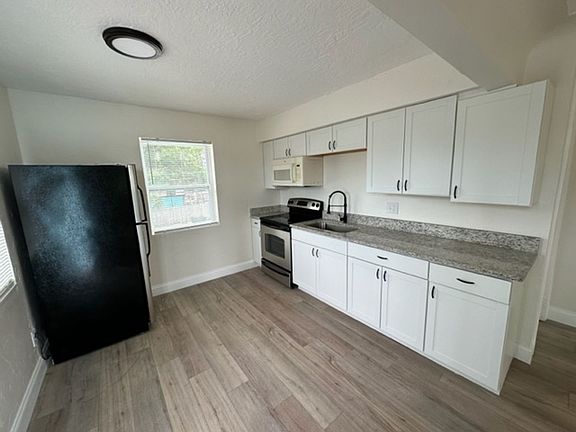 4th image of 1110 16th St S