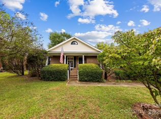 10520 Misty Ridge Ln, Charlotte, NC 28277