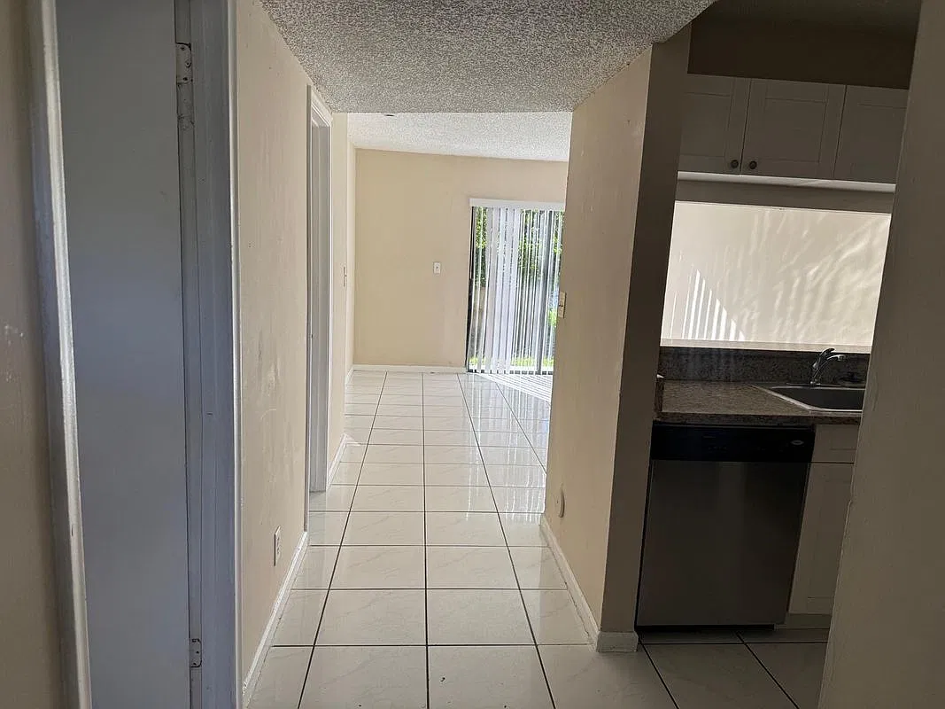 2 bed, 1.5 bath, 400 sqft, $1,850 — Photo 1