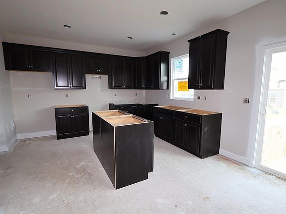 5th image of 1183 Wild Rock Dr