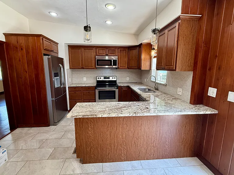 2819 Rogan Rd — Photo 17
