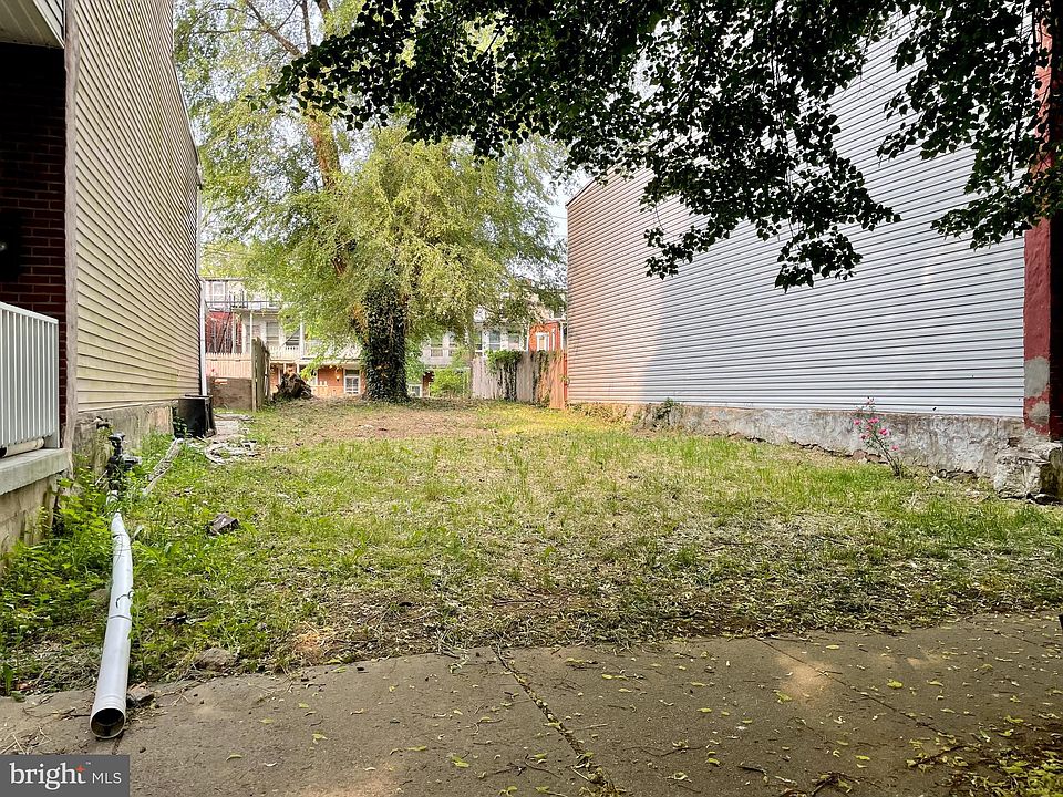 1st image of 224 N 15th St