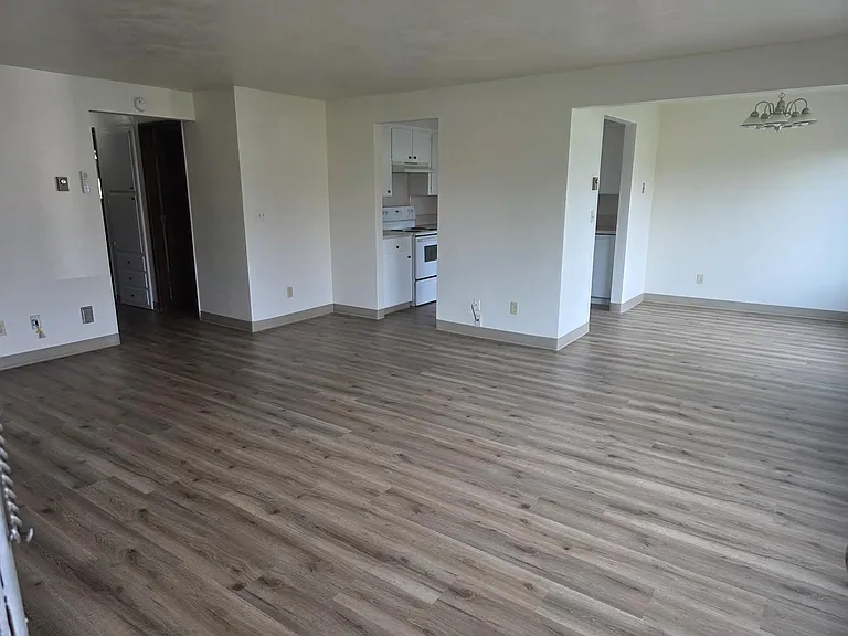 319 Ecols St N #6 — Photo 4
