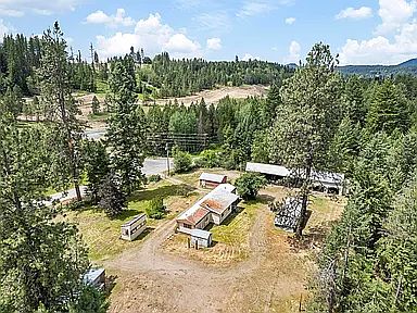 3rd image of 855 Albeni Cove Rd