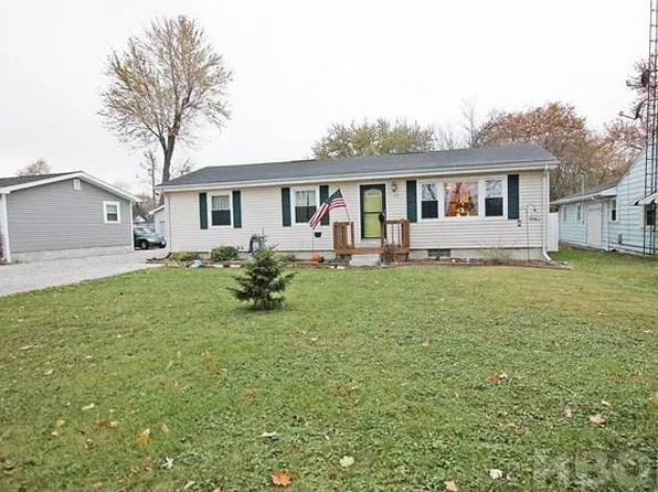 1011 S Poplar St, Fostoria, OH 44830