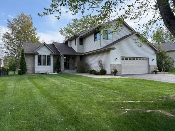 9828 Greenspruce Ave N, Brooklyn Park, MN 55443