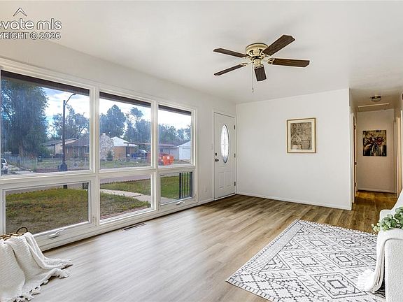 3rd image of 428 Mount View Ln