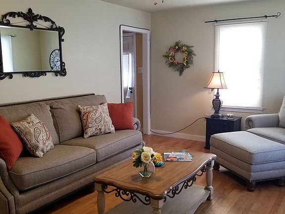 3rd image of 304 Mariposa St