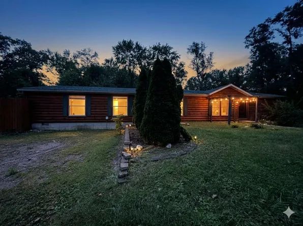 419 Lakeside Dr, Walkerton, IN 46574