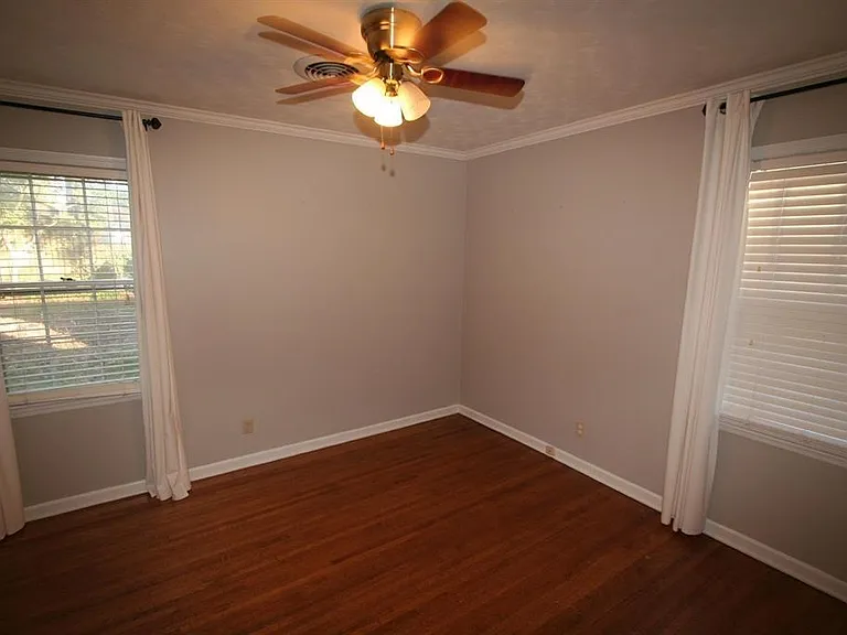 1588 Dorset Dr — Photo 12