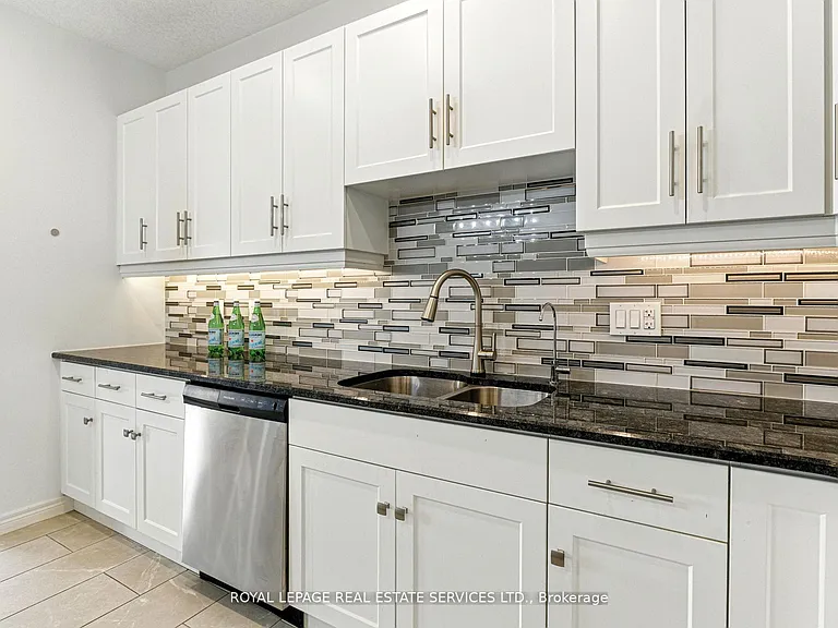 22 Marshall Dr #8 — Photo 11