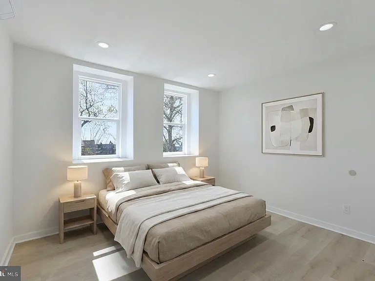 2330 Bryant Ave #4 — Photo 10