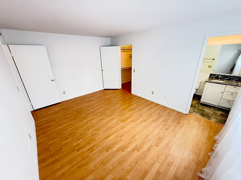 920 N Alfred St #201 — Photo 8