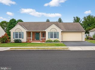 515 Blossom Trl, Mount Joy, PA 17552