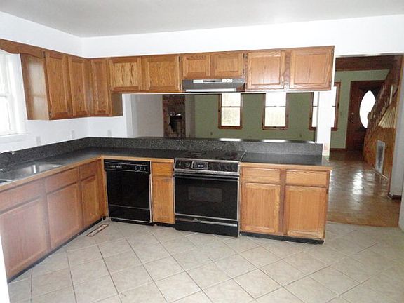 3rd image of 1550 Aspen Ln