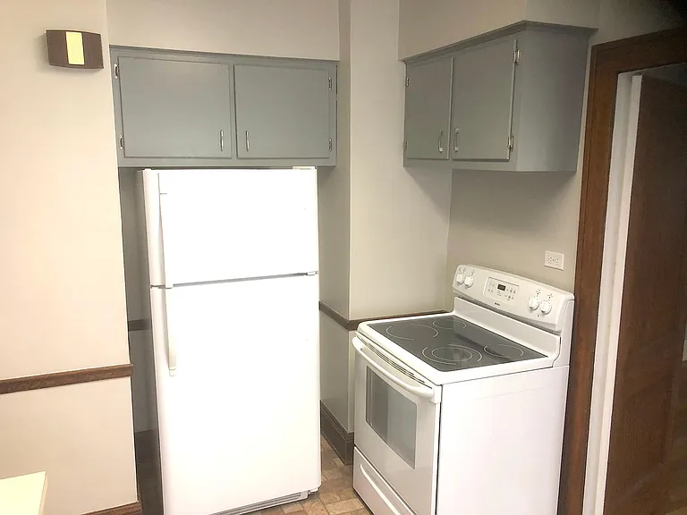 1242 Hathaway Ave — Photo 9