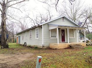 206 E 5th St, Elgin, TX 78621