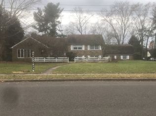 208 Winding Way, Moorestown, NJ 08057