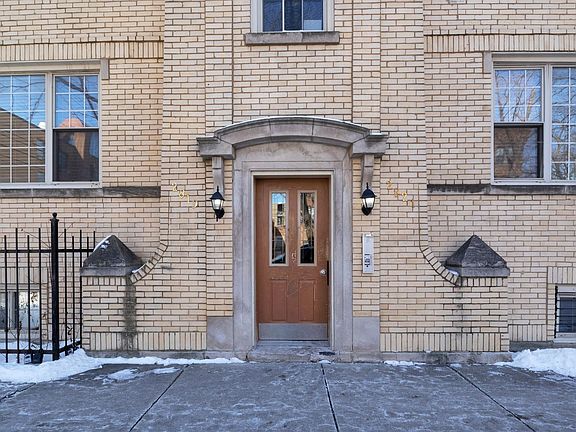 2nd image of 2819 W Rosemont Ave APT 1