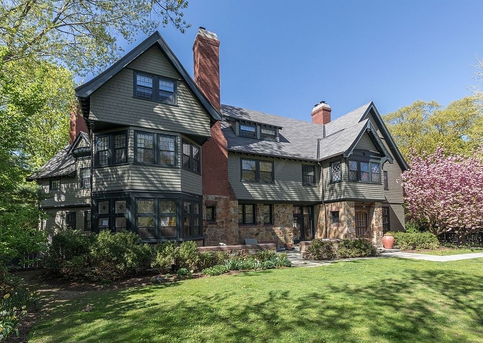 1st image of 157 Brattle St