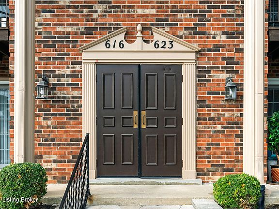 3rd image of 623 Logsdon Ct