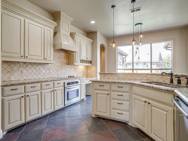 101 Prairie Dunes Dr — Photo 9