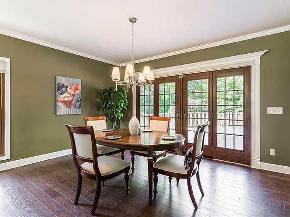 5th image of 5955 Castlehill Dr