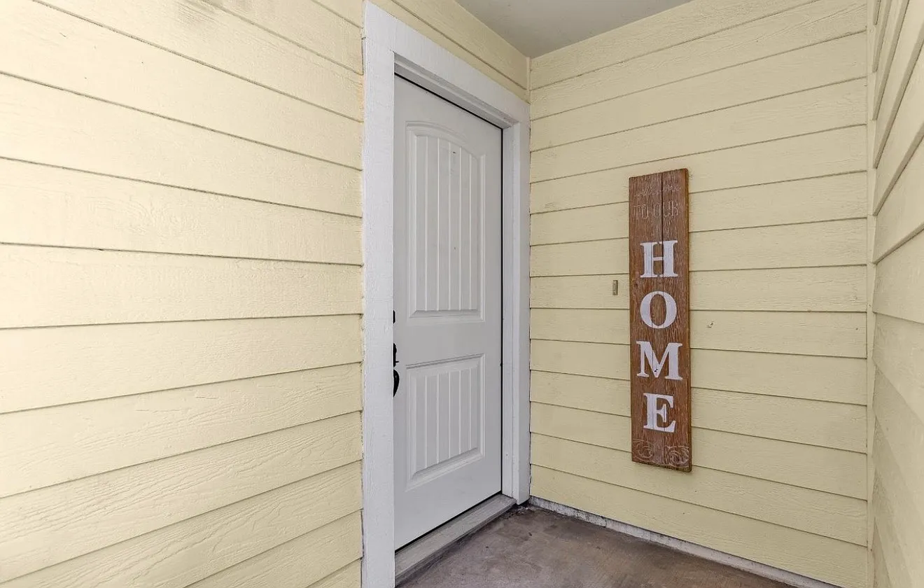 3 bed, 2.5 bath, 1600 sqft, $2,900 — Photo 3