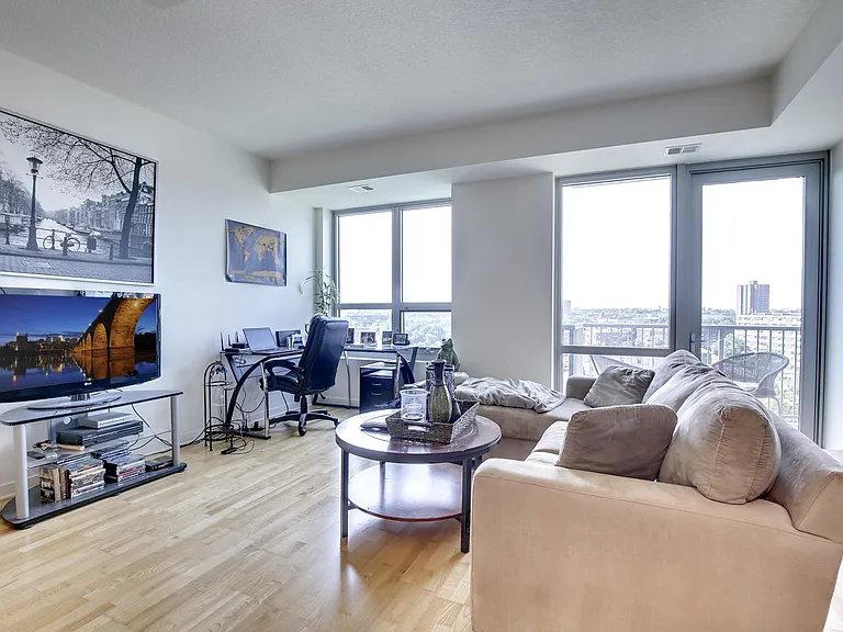 929 Portland Ave #809 — Photo 1