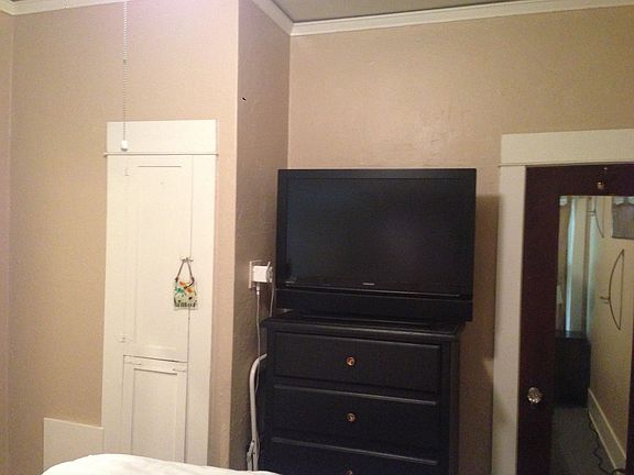 4th image of 1726 E 2nd St APT 7