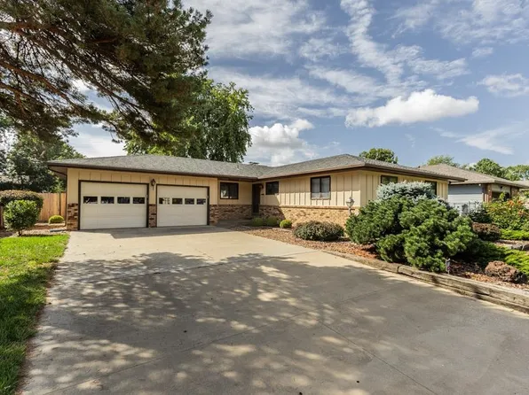 2222 Brookwood Ln, Salina, KS 67401