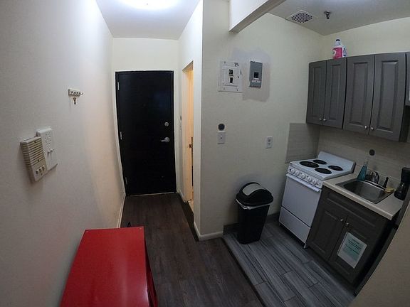 4th image of 41 E 30th St #2CC