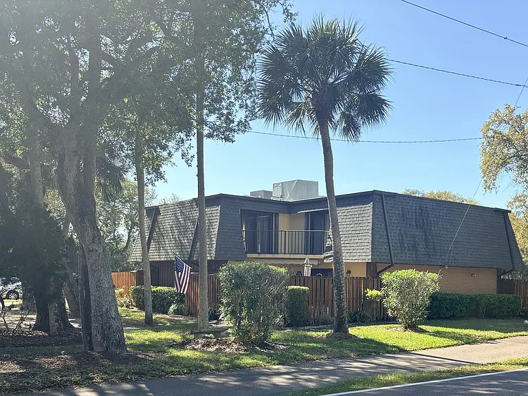 3810 Saxon Dr — Photo 6