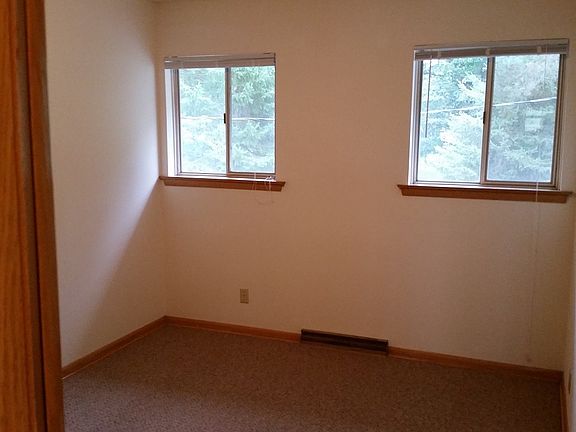 3rd image of 1405 Oconomowoc Ave