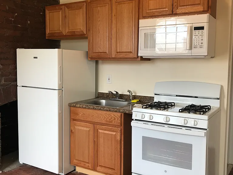 128 Stratford Ave #2A — Photo 2