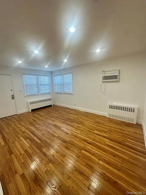 2 bed, 1.0 bath, 2051 sqft, $3,625 — Photo 3