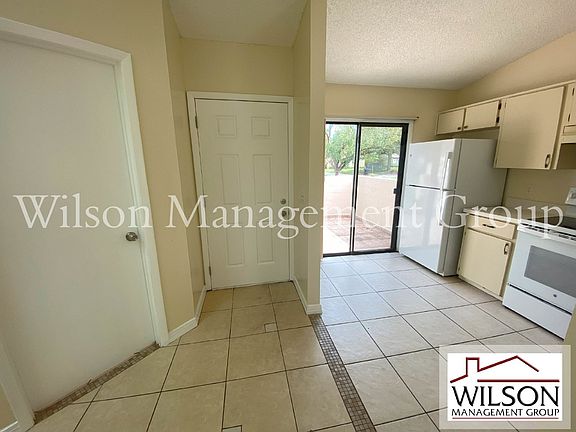 4th image of 725 Golden Sunshine Cir