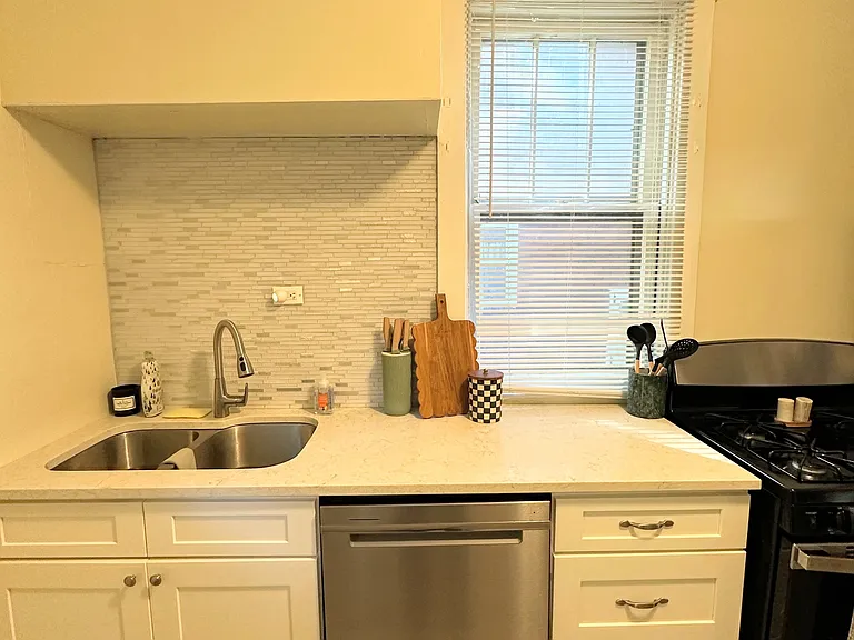 925 Baldwin St #1 — Photo 8