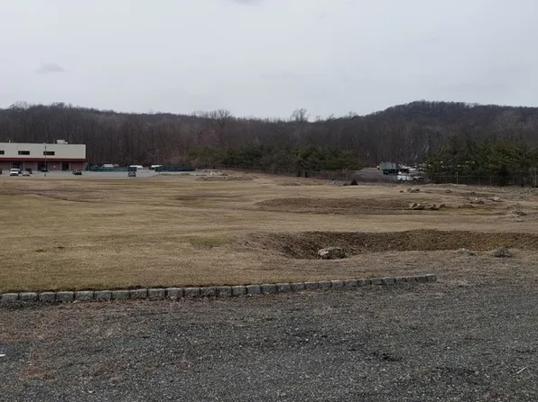 999 Willow Grove St, Hackettstown, NJ 07840