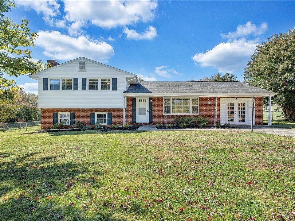 1st image of 8104 Deer Branch Dr