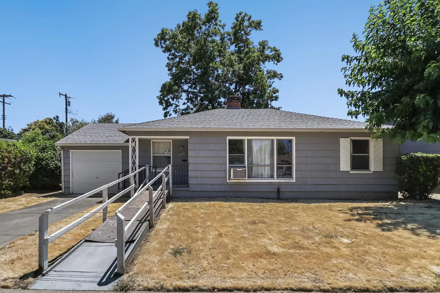 5640 Jansen Dr photo 1